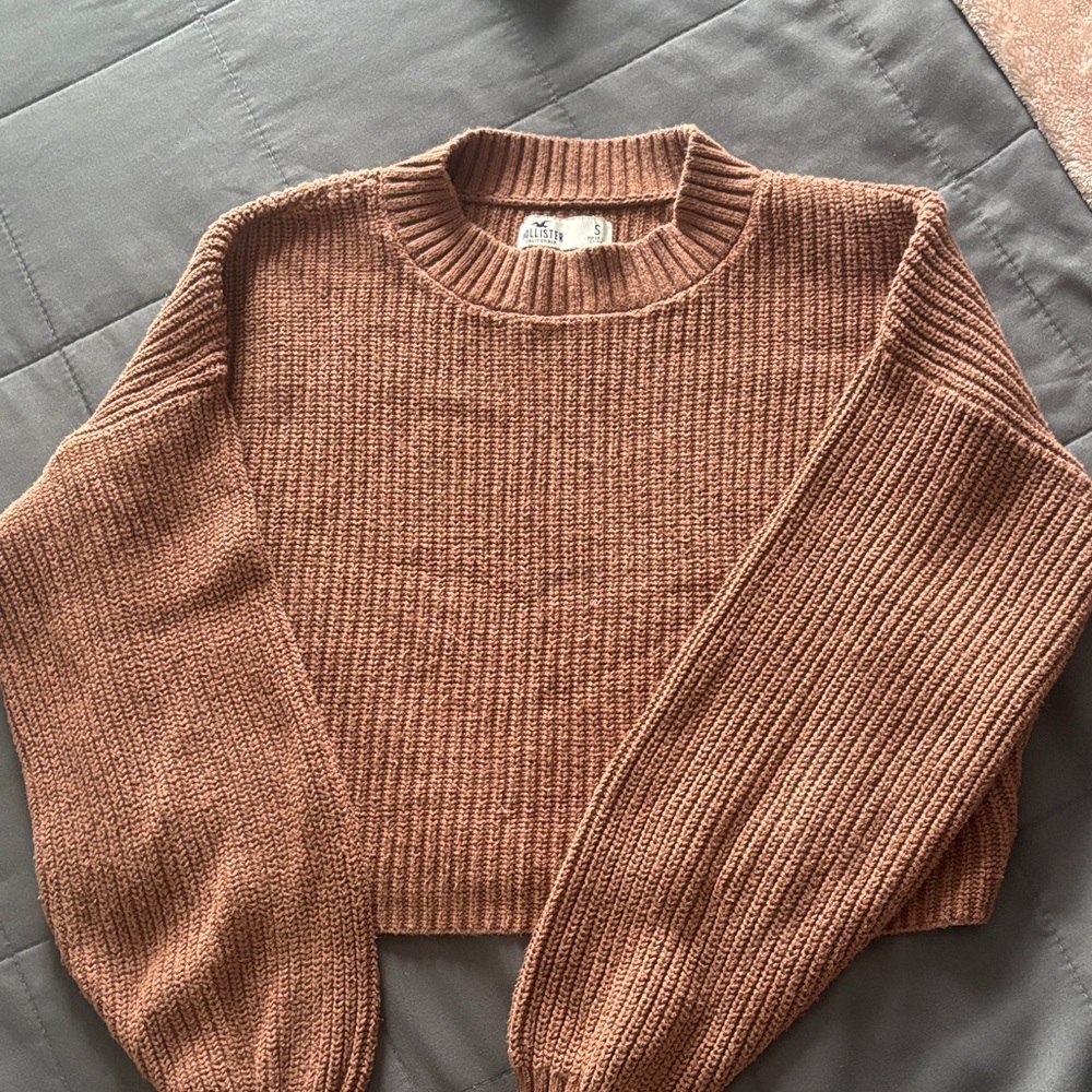 Hollister Warm Brown Crew Neck Sweater